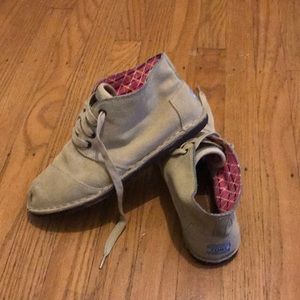 Toms suede leather bottles